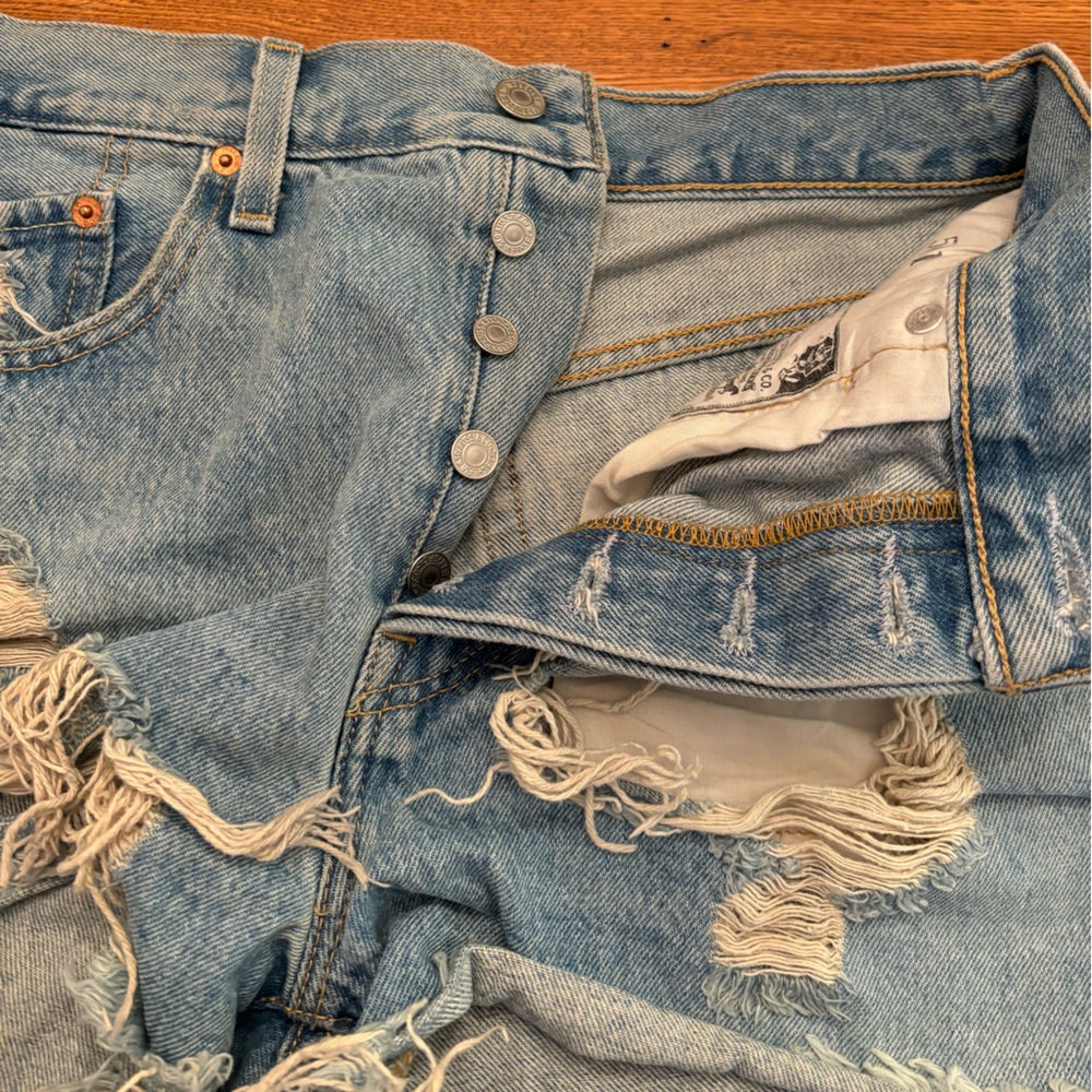 Free People Levi's High-Rise Light Blue Distressed Jean Shorts - Picture 5 of 12